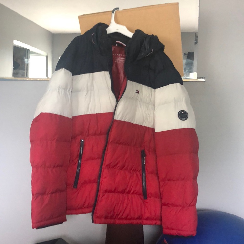 Tommy Hilfiger puffer water resistant jacket - Picture 1 of 3